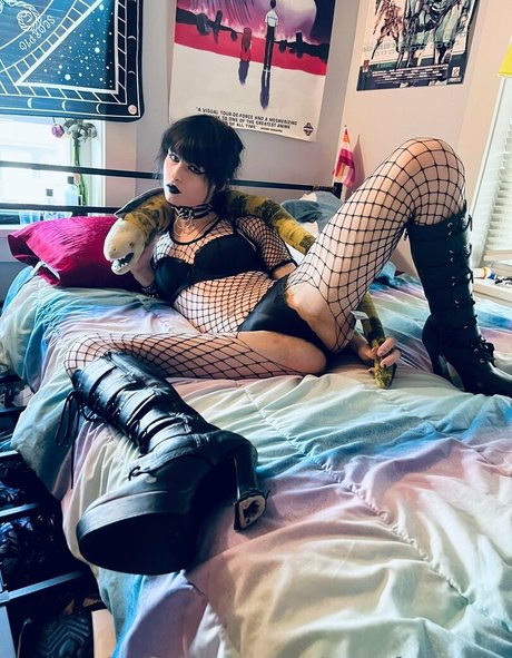 notsafeforspite star porn photos