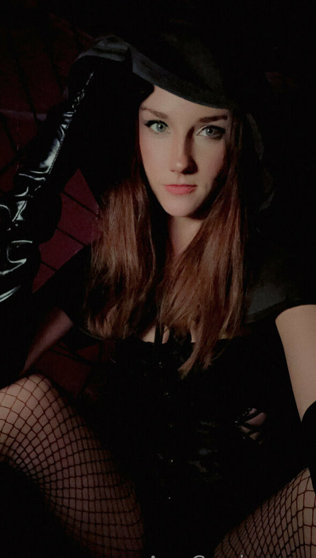 avacruciofree model pretty archive