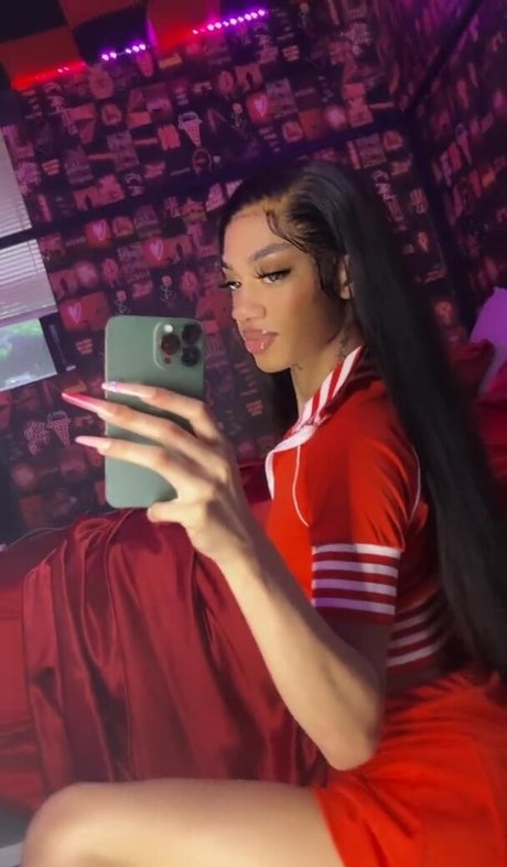 MswetwetBanks pornstar pics