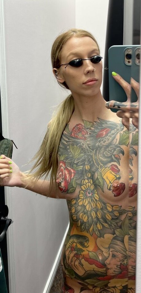 Eggstar adult star picture