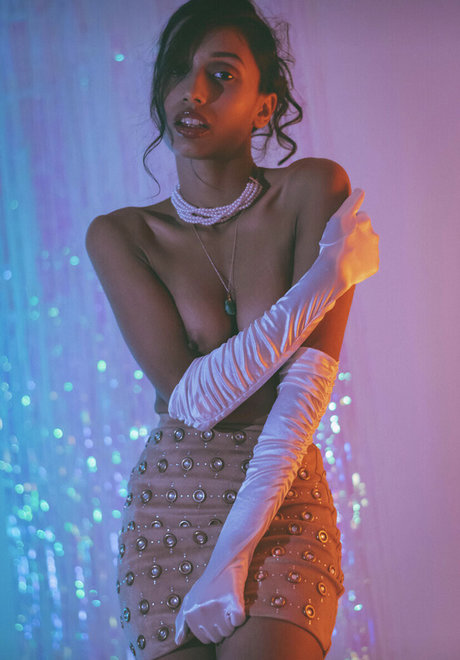 Kalham Amor pretty actress photos