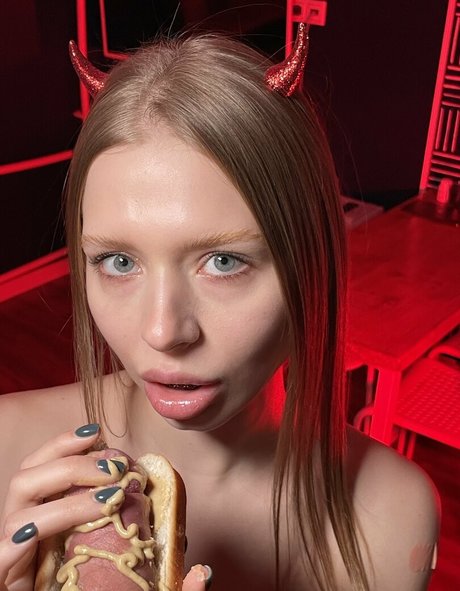 lickmypic nude star photo