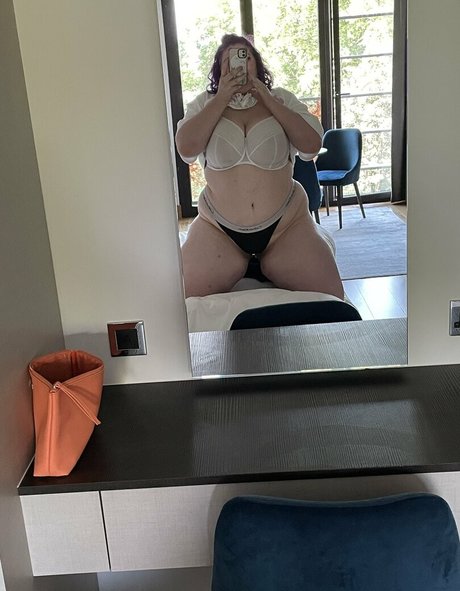 phoebetheunistudent free star pic