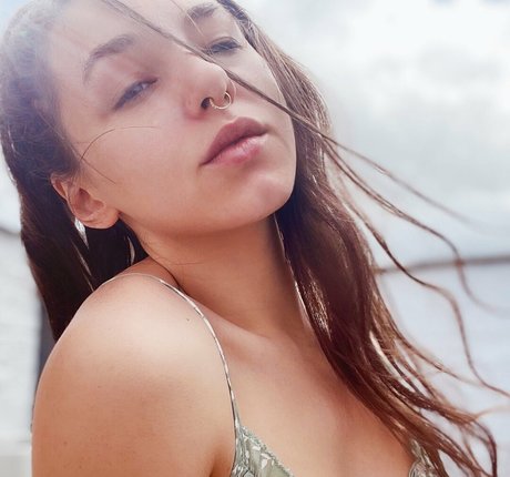 justbili pornstar top pic