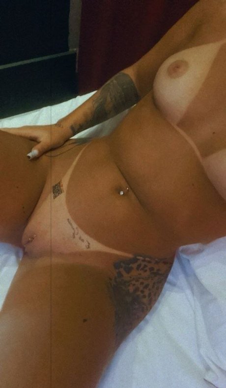 Gabrielly Thompson perfect model images