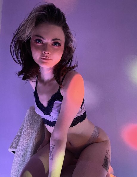 lovelybedhead Profile pic