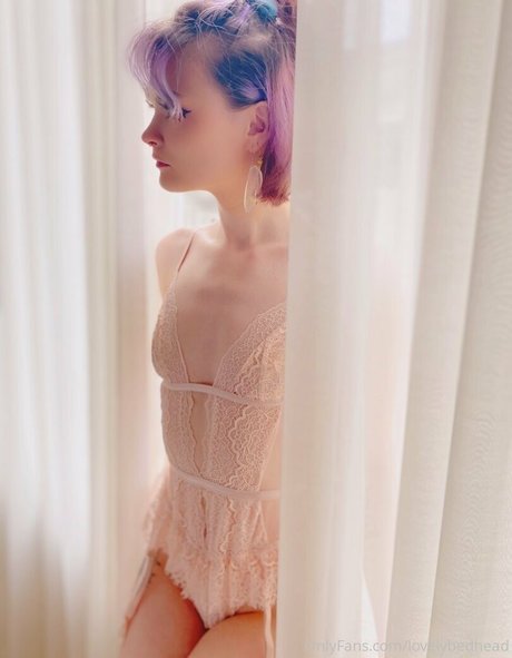 lovelybedhead free actress picture