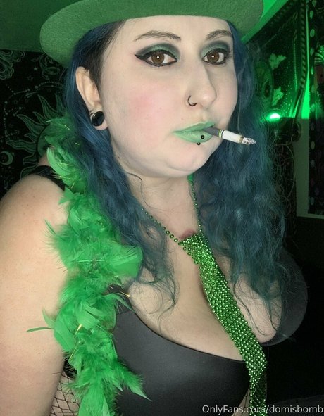 domisbomb pretty actress pic