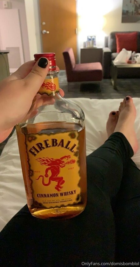 domisbomb xxx star galleries