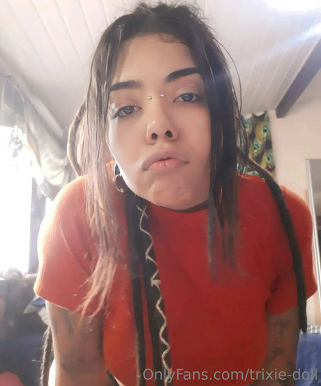 trixie doll star nudes photo