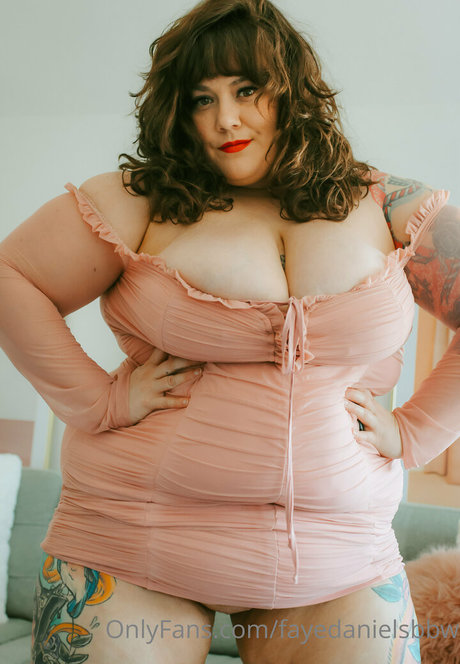 fayedanielsbbw erotic model pics