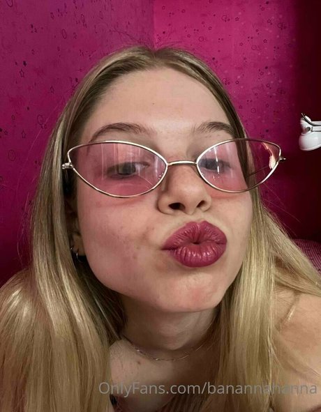 banannahanna hot model img