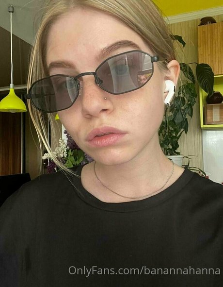banannahanna nude star pictures
