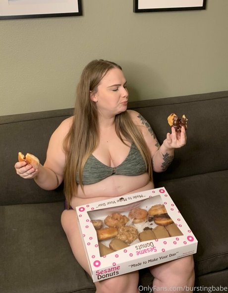 burstingbabe model best picture