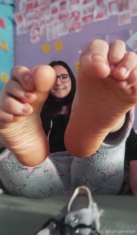 thawniefeet nudes actress pic
