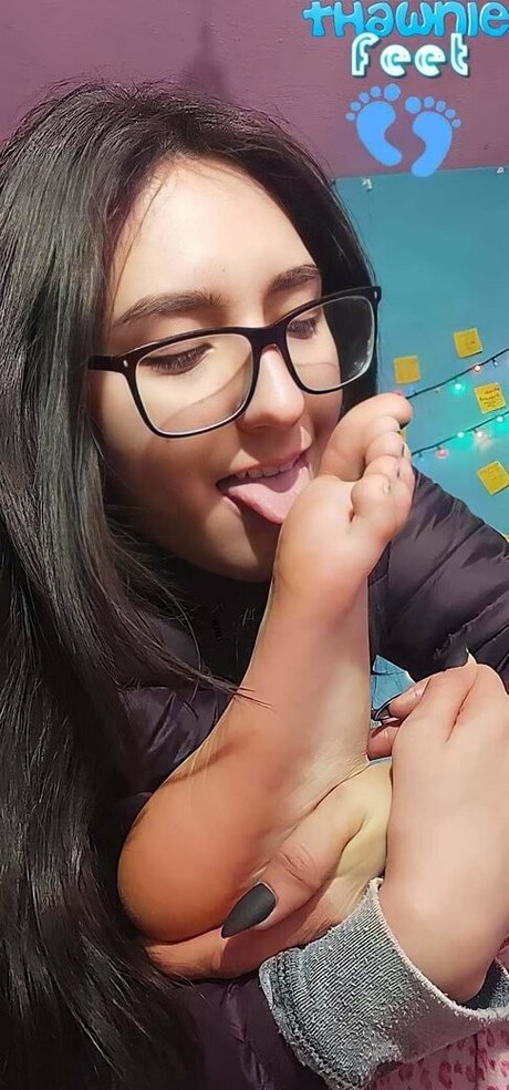 thawniefeet hot star archive