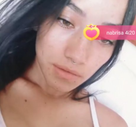 Foxtina model nude pics