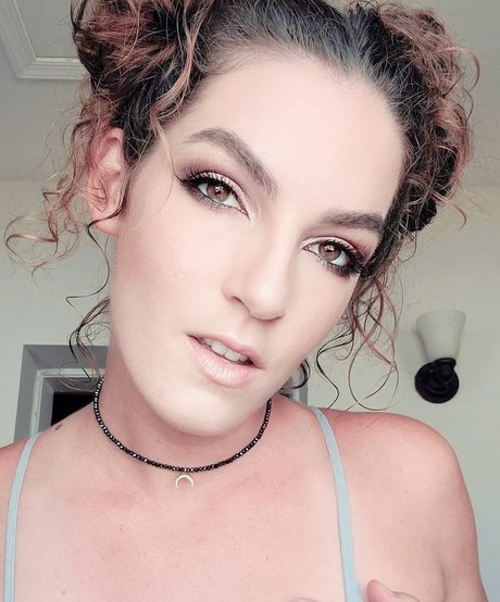 Stevie Macaroni actress photos