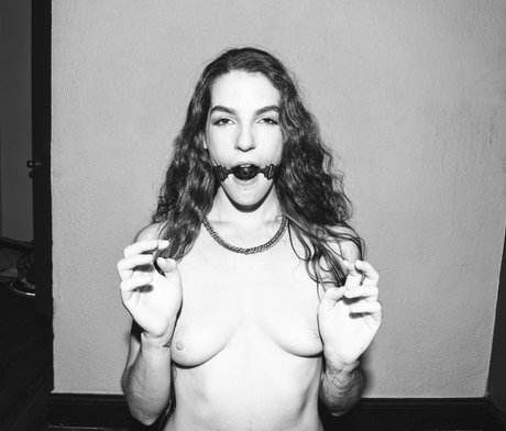 thick blonde onlyfans hot xxx pictures