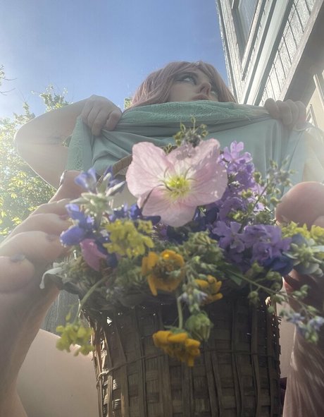 holykoley erotic model picture