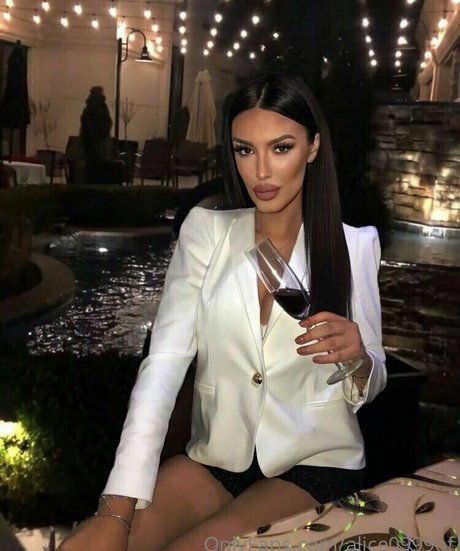 pregnant milf onlyfans hot nude galleries