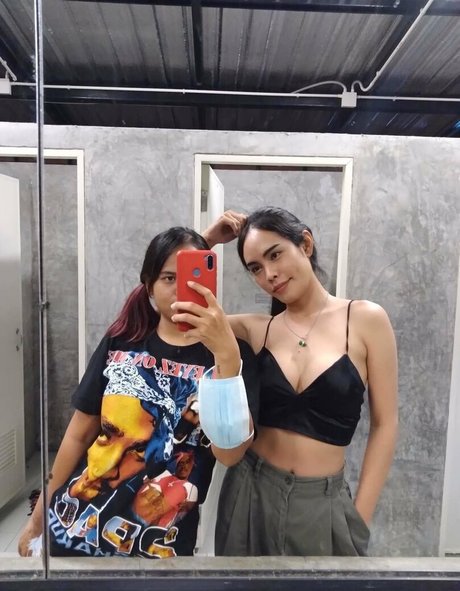 blonde lesbian onlyfans hot galleries