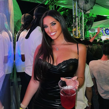 Taylor Alessi model art img