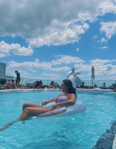 Taylor Alessi sex actress photo