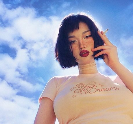 Amylouisev naked model picture