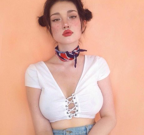 Amylouisev model beautiful pics