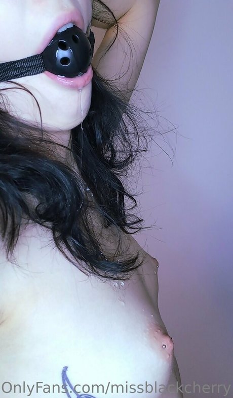 missblackcherry hot star photo