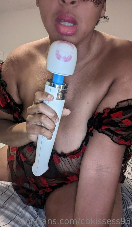 cbkissess95 art model pic