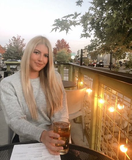 Noelle Starr pornstar exclusive image