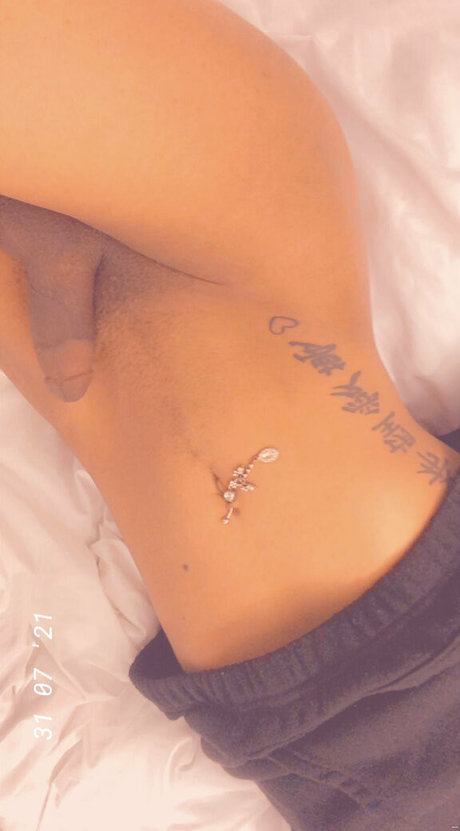 cloudyvi_ star sexy pics