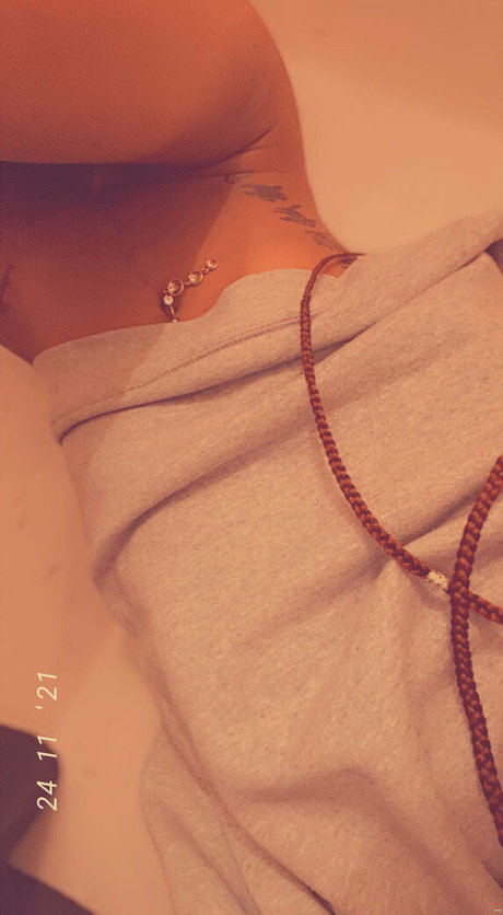 cloudyvi_ hot star archive