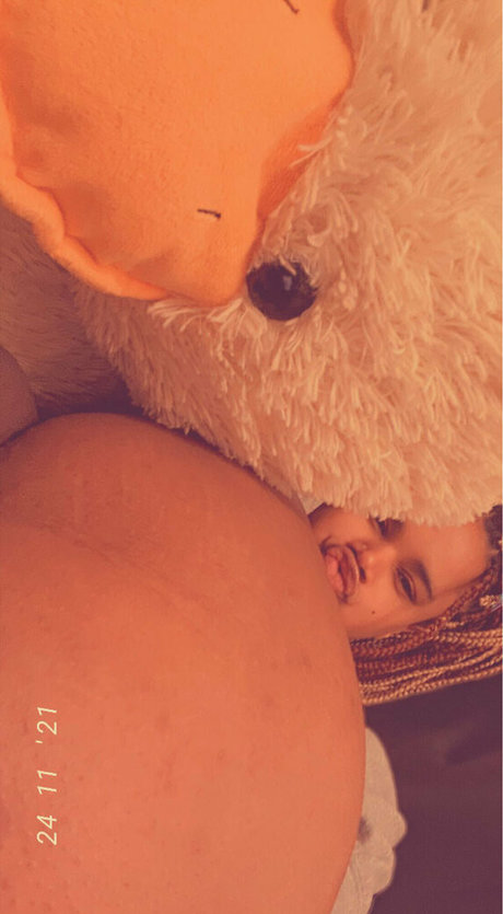 cloudyvi_ pretty actress galleries