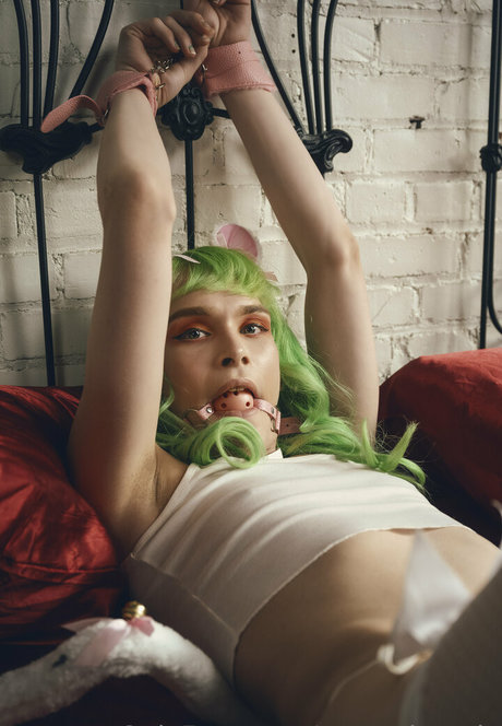 gwenphoenix nude model archive