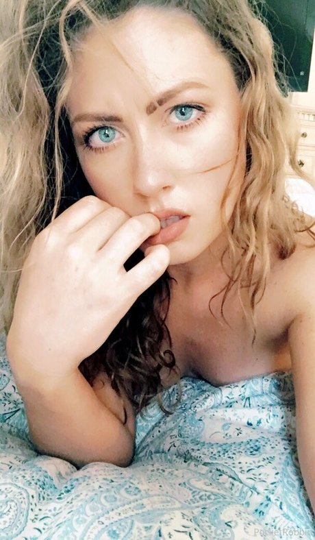 pocketrobbin pornstar pretty photo