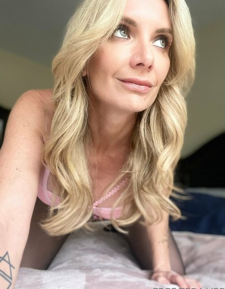 freeteravee best model photo