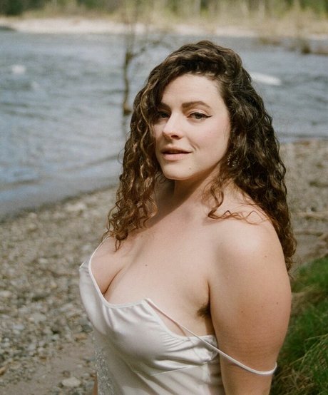 tiffanyinnature model adult pictures