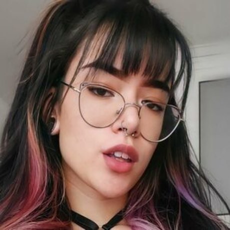 Badlovelyxx star free pictures