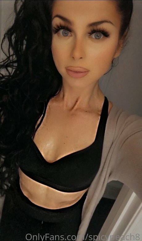 spicypeach8 model naked pics