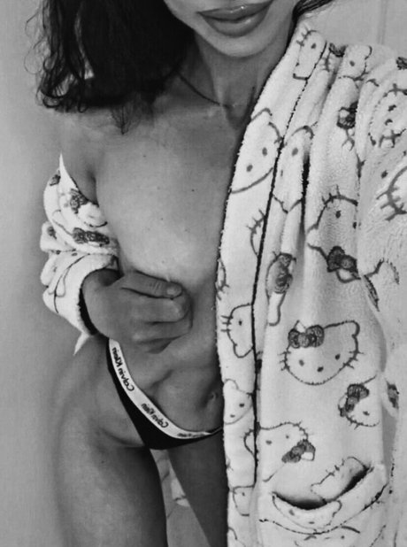 spicypeach8 star erotic pics