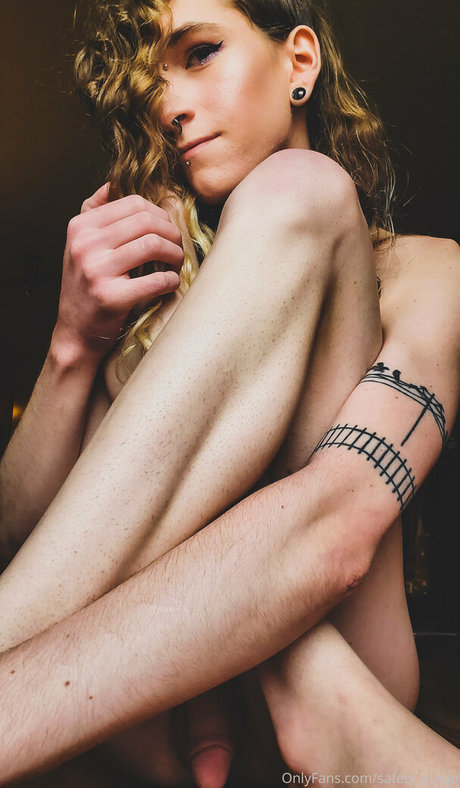 Safety Pinup erotic actress images