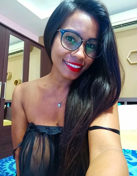 PaulaThai hot actress photo