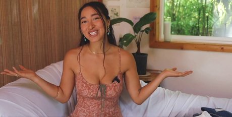 Hitomi Mochizuki star art archive