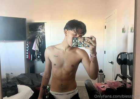 blessfour art model pic