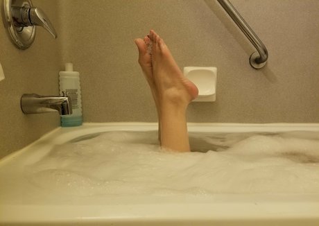 claratoes sex model image