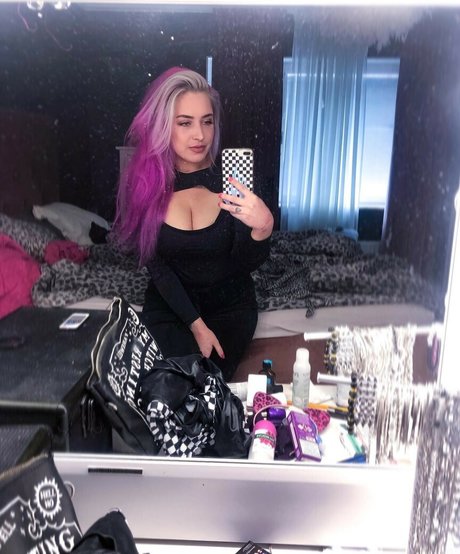 Copycatish pornstar erotic photos