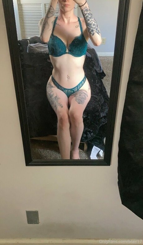 blair17 model top picture